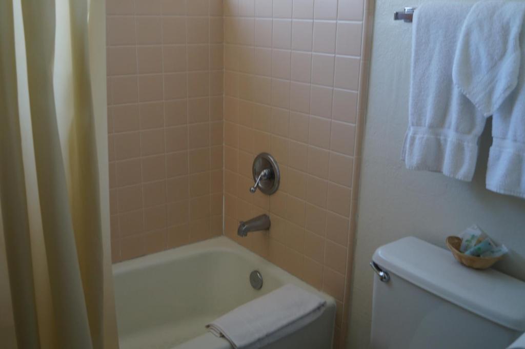 Pacific Inn サンタクルーズ 部屋 写真